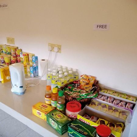 Formula One Bed And Breakfast F1 Sepang Klia Klia2 Kuala Lumpur International Airport Transit Nilai Exterior foto