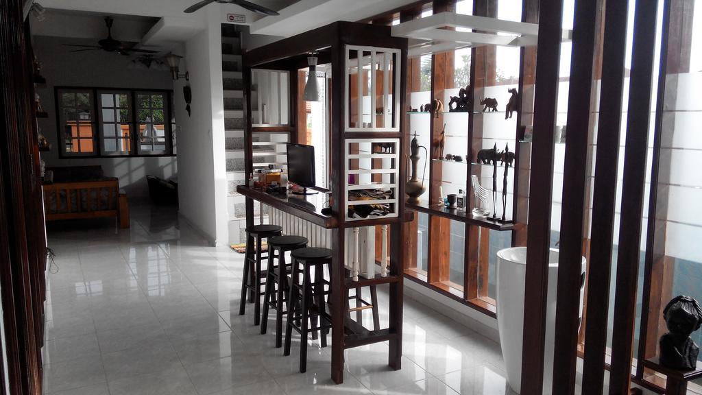 Formula One Bed And Breakfast F1 Sepang Klia Klia2 Kuala Lumpur International Airport Transit Nilai Exterior foto